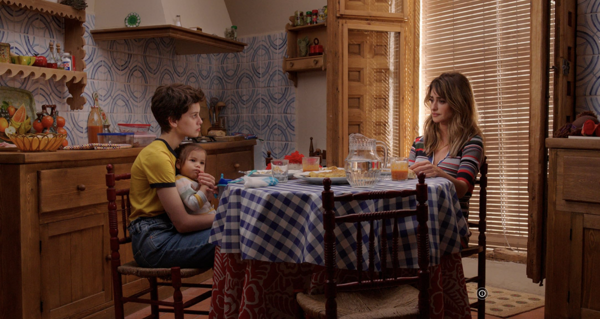 Pénelope Cruz (right) plays a supporting role in ‘Parallel Mothers’, which earned her an Oscar nomination.